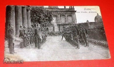 Berlin - Neue Wache - Ablösung / Vahdin vaihto Kenttäposti