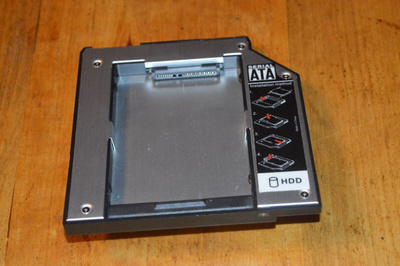 DVD - Sata kovalevyadapteri (HP?)