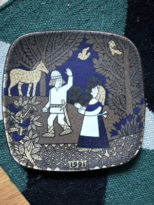 Arabia Kalevala 1991 vuosilautanen d. Raija Uosikkinen