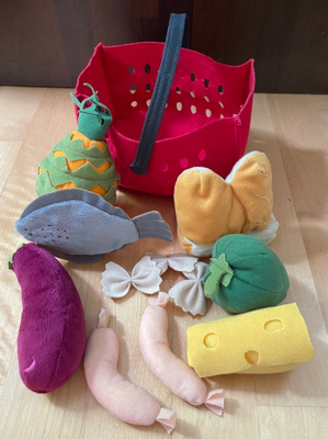 Leikkiostokset ja kori Ikea