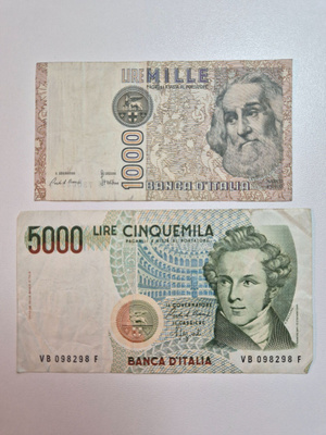Italia 1982/1985 1000/5000 lire (14421)