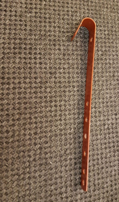 Kulmarauta kiinnitysrauta 31 cm
