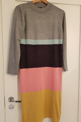 Lindex värikäs Neulemekko / Mekko - koko S