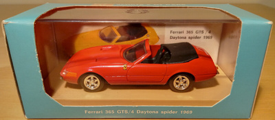 Rio Ferrari 365 GTS/4 Daytona Spider -pienoismalli
