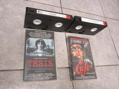 2 KAUHU TMS  VHS VIDEOTA ; TESIS & CUJO