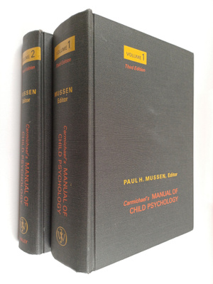 Paul Henry Mussen : Carmichael's manual of child psycholo...