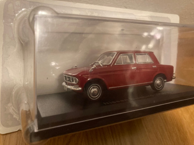 Datsun Bluebird mk2 1/43 laadukas Norev