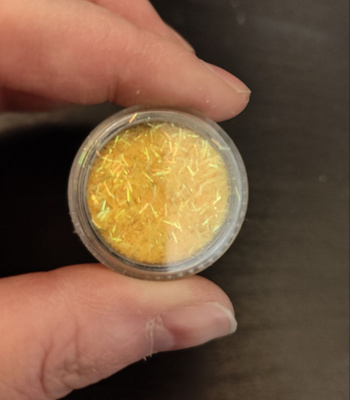 Keltainen glitter