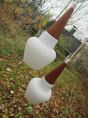 Kaksi teak/lasi katto lamppua 50-60 luvulta