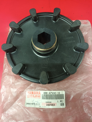 Yamaha-moottorikelkan "vetoratas" 8BW-47532-10