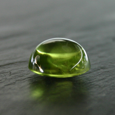 Suuri 9.46 ct läpinäkyvä peridootti erinomainen saturoitunut