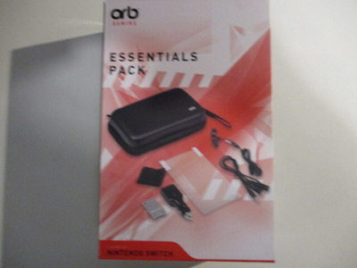 ESSENTIALS PACK