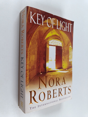 Nora Roberts : Key of light