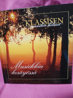 Klassisen musiikin helmet:Musiikkia Kesäyössä cd ja kirjanen