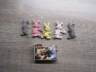 ELÄINFIGUURIT JÄNÖPUPUT