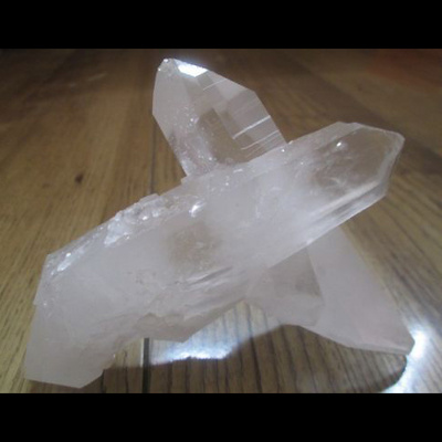 Harvinaisempi muoto luonnon vuorikide risti 1293.00 ct