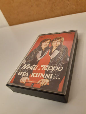  Hyväkuntoinen C-kasetti Matti ja Teppo  1975