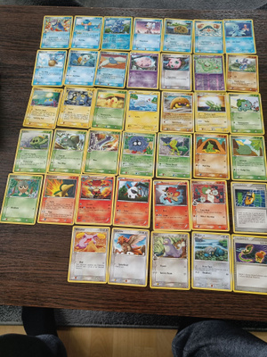 POKEMONIA 40 KPL SARJOISTA 100 JA 101