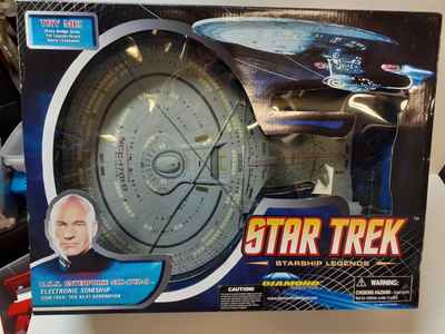 STAR TREK - legends PIKARDS enterprise  - HEAD HUNTER STORE.