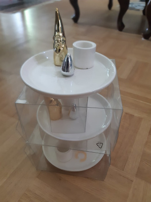 Kauniit kynttilänjalat tonttujen kera 3 kpl