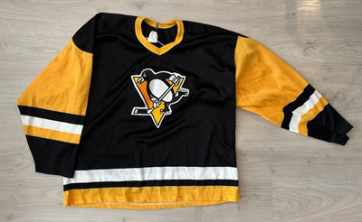 Pittsburgh Penguins -pelipaita 35 vuoden takaa