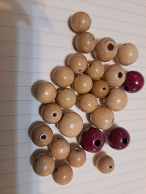 Puuhelmiä setti