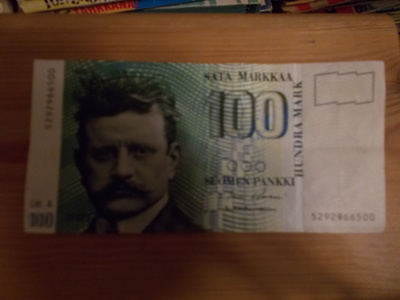 100 MARKKAA