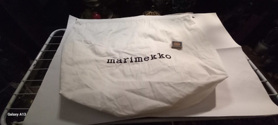 Iso marimekko säilytyspussi