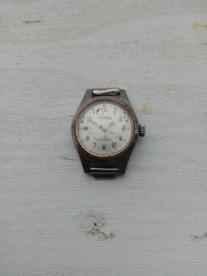 Citizen naisten vintage rannekello varaosiksi.