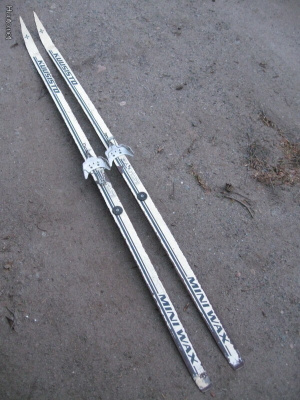 Suksia 180 cm.  15€ pari