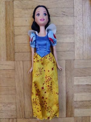 Disney Lumikki -nukke