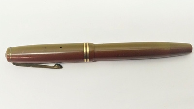 Parker Popular  mustetäytekynä 14 ct