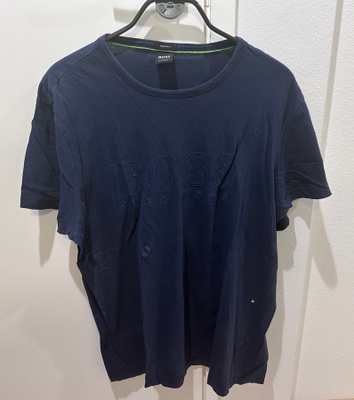 Hugo Boss tummansininen t-paita XXL