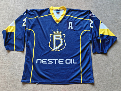 Espoon Blues jättikokoinen pelipaita numero 2.Koko 7