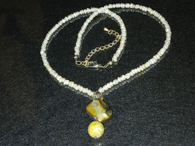 Mother of pearl aitoa makeanveden helmi kaulakoru