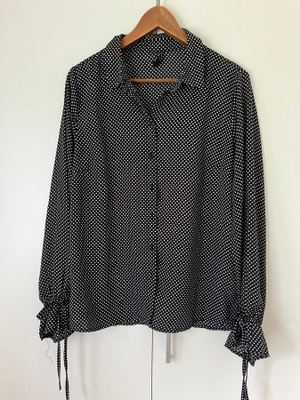 @ Amisu L/ 42 pilkullinen pusero @