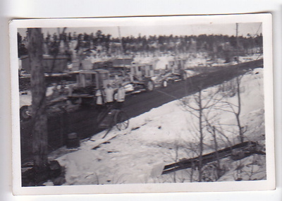 VANHA Sota Valokuva Valkoiset Veto-Autot Tykistö? 6x9cm