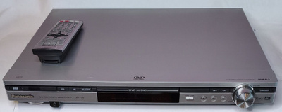 Panasonic-kotiteatterin soitin