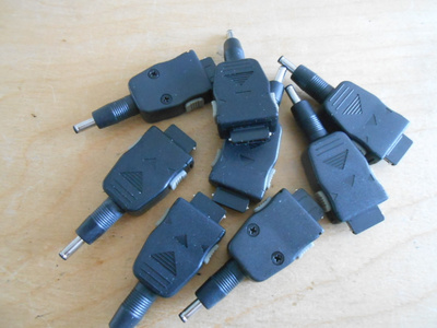 Adapterit, Liittimet.