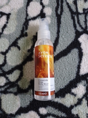 ~Avon Fireside Glow -tuoksusuihke~