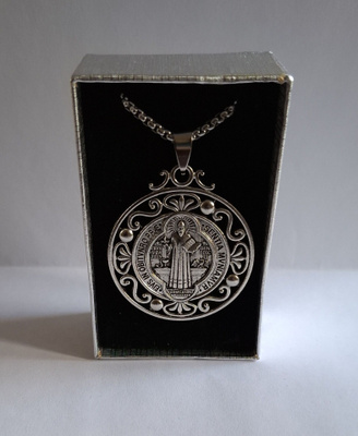 Pyhän Benedictuksen Amuletti (Stainless Steel)