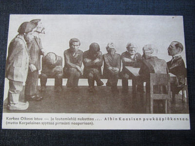 Albin Kaasisen puukääpiökansa. Postikortti
