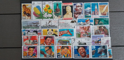 USA 1980-90 luku LEIMATTUJA postimerkkejä 32 kpl