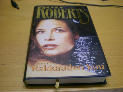 Nora Roberts: Rakkauden kuu