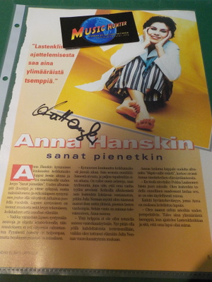 ANNA HANSKI NIMIKIRJOITUS LEHTIJUTUSSA