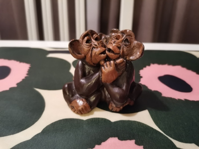 Apina figuuri, Leo Tykkyläinen 1950-luku, leima