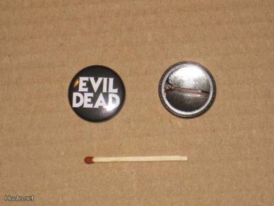 Evil Dead rintanappi 1" a3