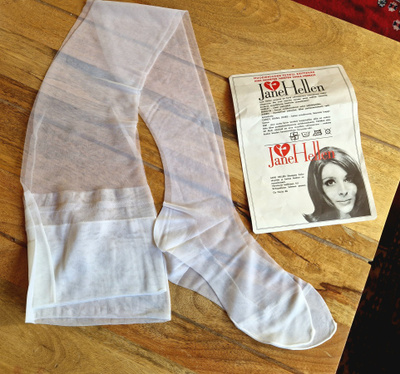 Valkoiset Jane Hellen, Vintage Shirley nylonsukat, 9 1/2