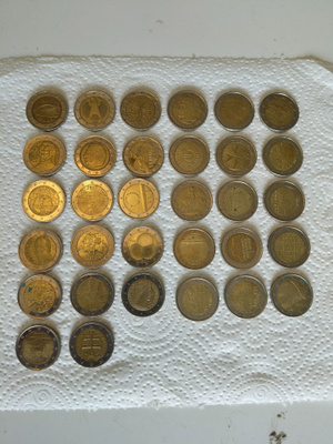 2€ kolikoita 32kpl kaikki erilaisia