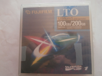 FUJI FILM LTO ULTRIUM 1 DATA CARTRIDGE 100 GB/200 GB